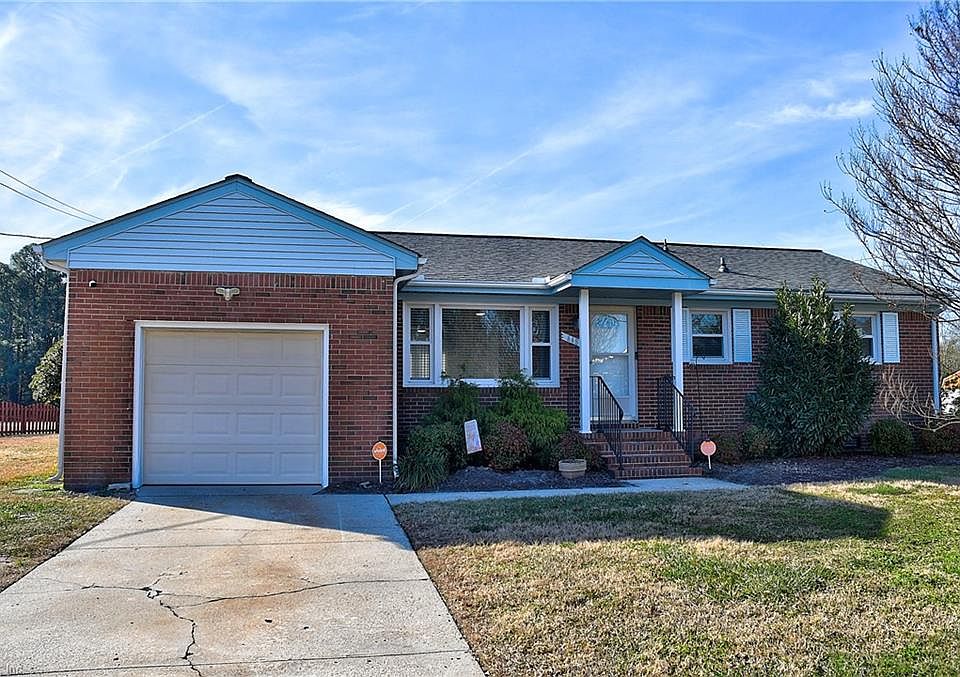 1st image of 448 Plummer Dr