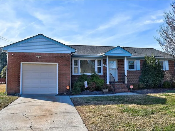 448 Plummer Dr, Chesapeake, VA 23323