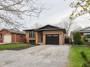 12 Andrea Dr, Saint Catharines, ON L2S 3N7