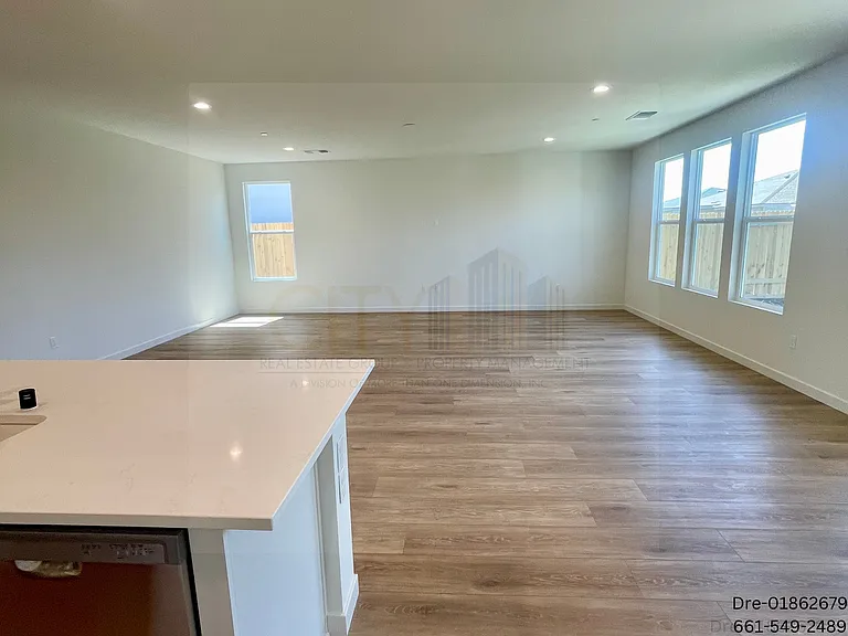 8607 Avon St — Photo 6