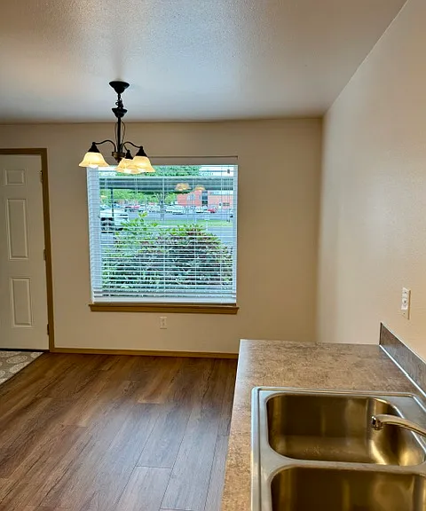 1410 W Prasch Ave — Photo 12