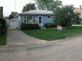 1204 E 16th St, Sterling, IL 61081