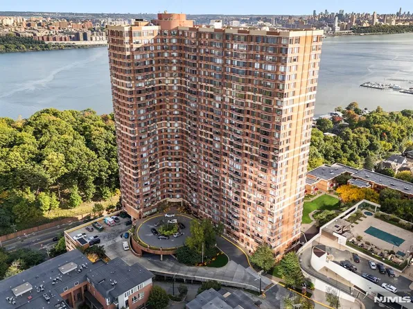100 Old Palisade Rd APT 3509, Fort Lee, NJ 07024