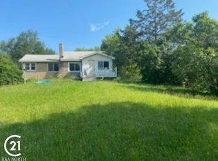 2200 W Drahner Rd, Oxford, MI 48371
