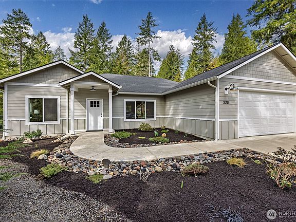 2nd image of 220 E Blackberry Lane