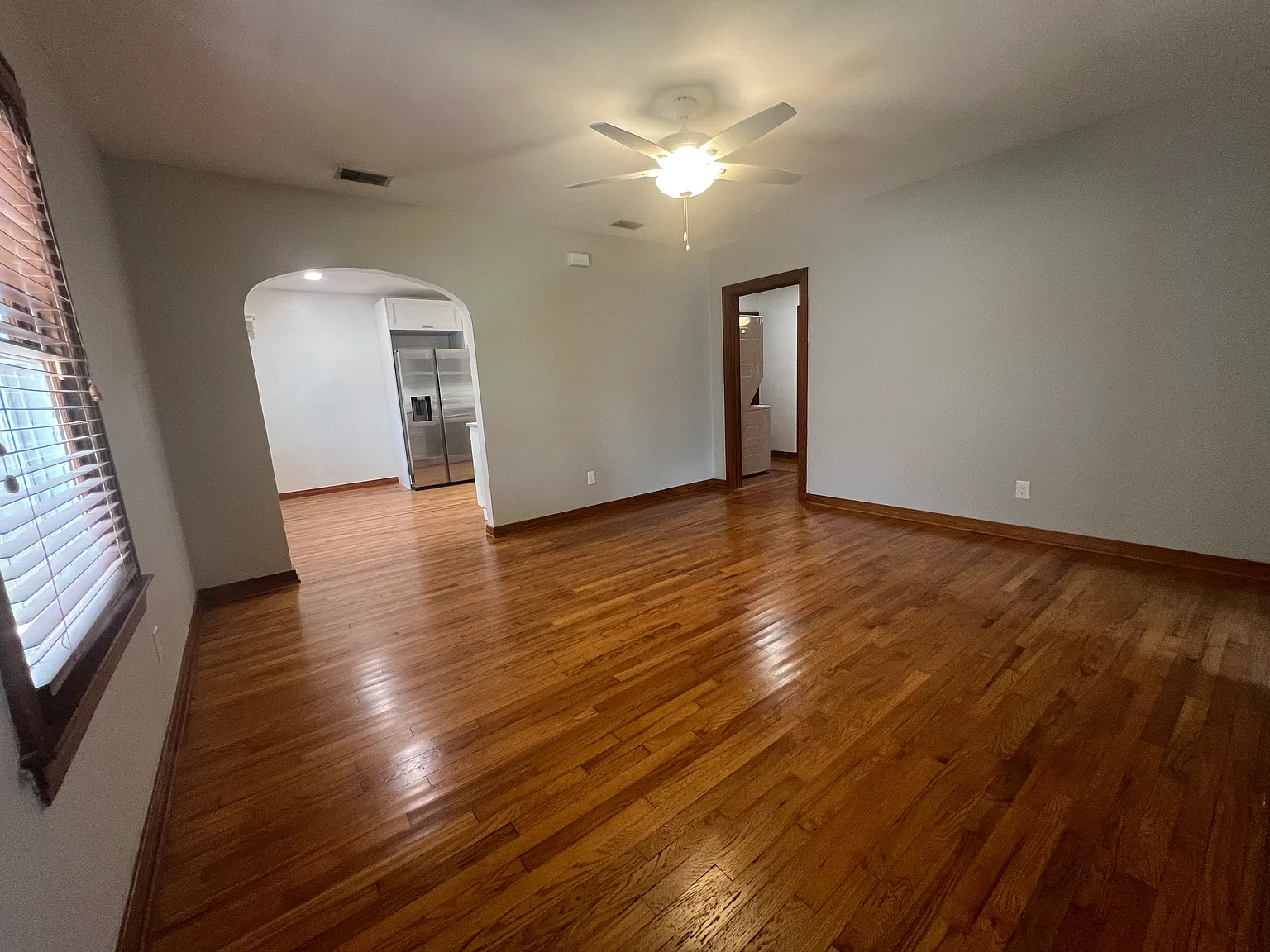 3 bed, 1176 sqft, $2,350 — Photo 4