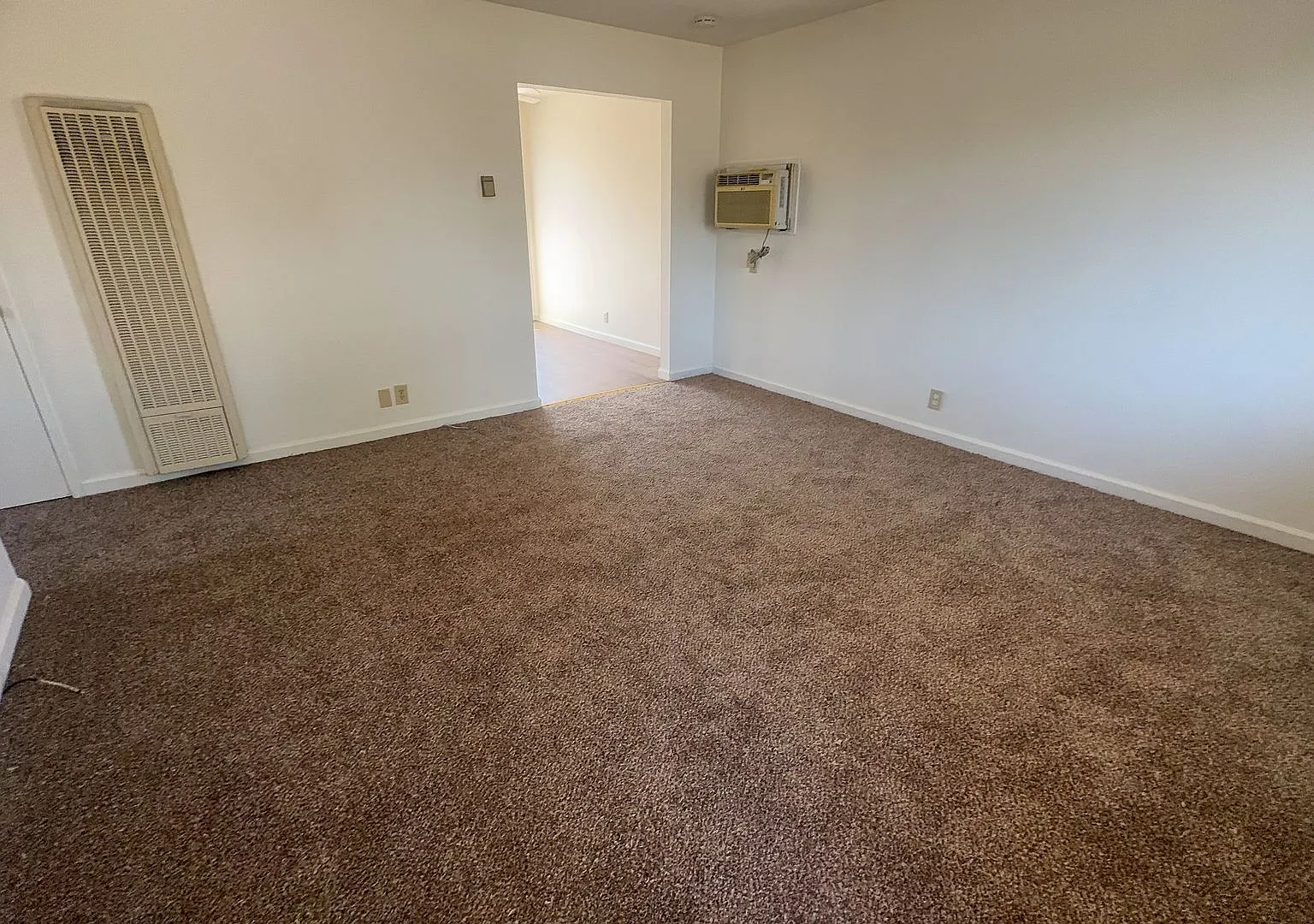 2 bedroom 1 bathroom Unit Available in Modesto — Photo 2