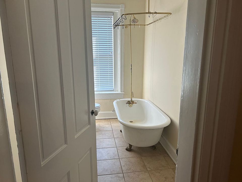 1st image of 2 E Franklin St APT 7