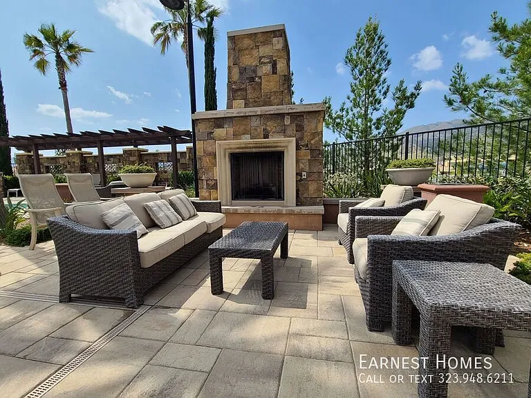 12073 Carabela Ct — Photo 25