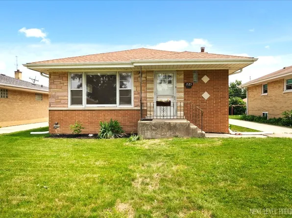 1525 Forest Rd, La Grange Park, IL 60526