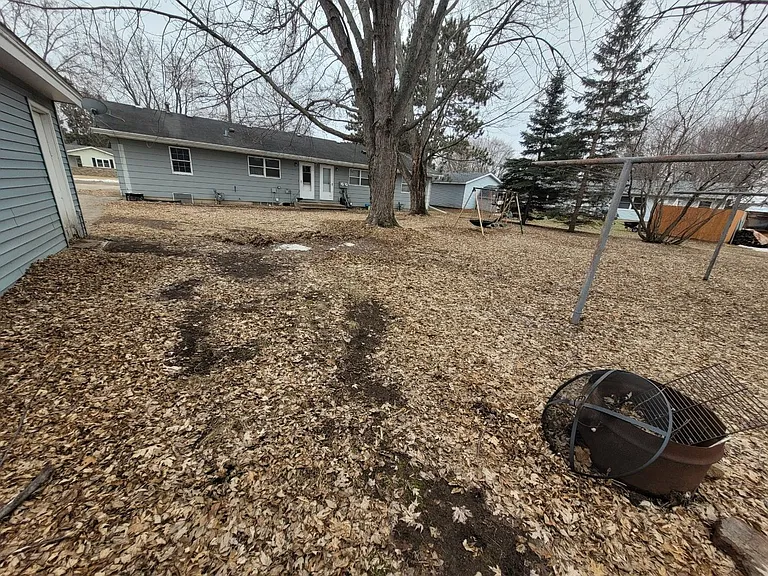 822 Dwight St — Photo 18