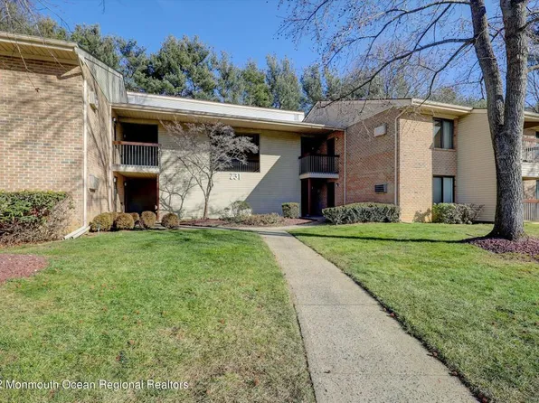 231 Medford Ct Unit F, Manalapan, NJ 07726