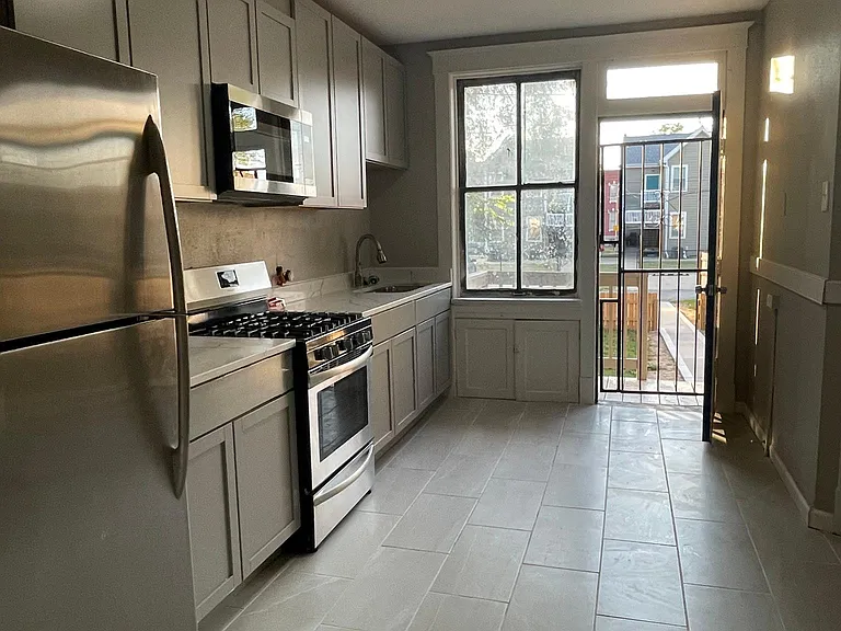 2835 Texas Ave #1F — Photo 13