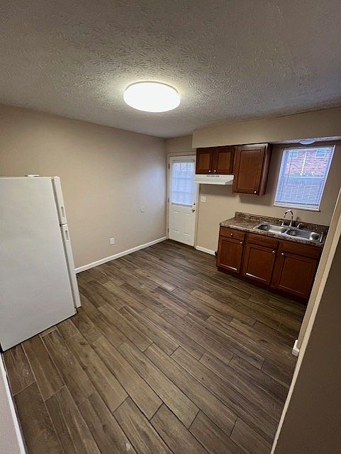 1st image of 4832 Rossmoor Pl