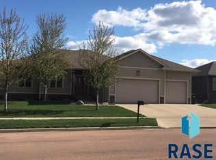 215 Saint Nicholas St, Tea, SD 57064