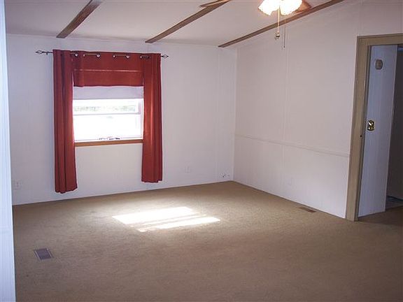 10275 MACH ISLAND Living Room