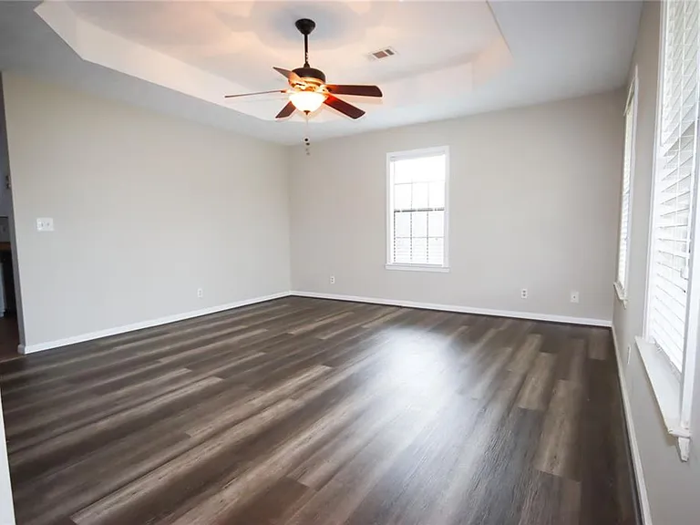 113 Kentucky Oaks — Photo 2