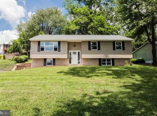 831 Cloverleaf Rd, Elizabethtown, PA 17022