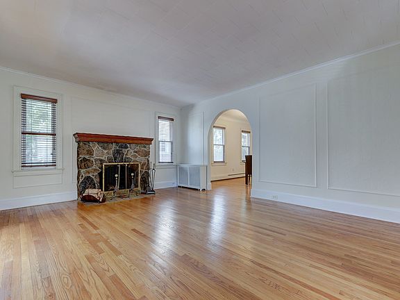 5th image of 311 Plainfield Ave