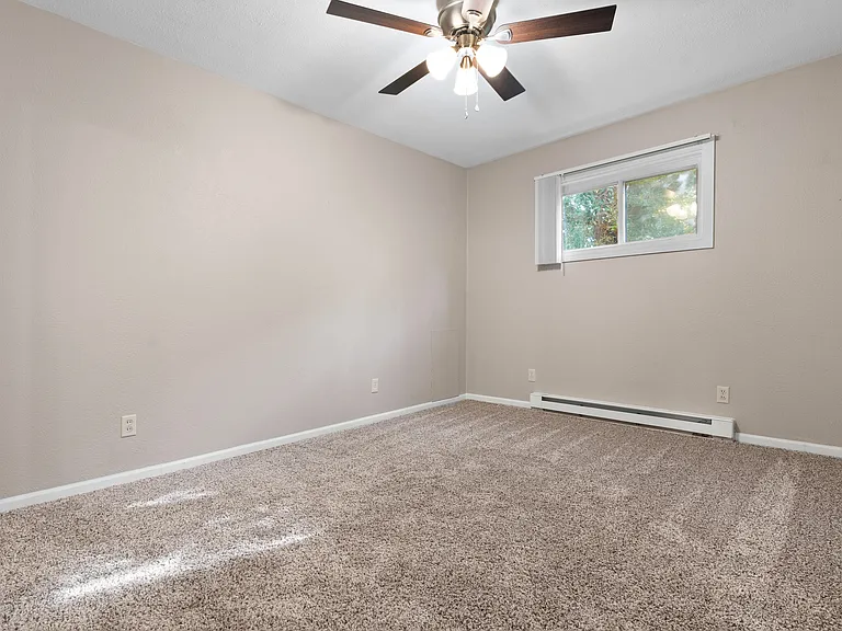 Cedar Crest Apartments — Photo 20