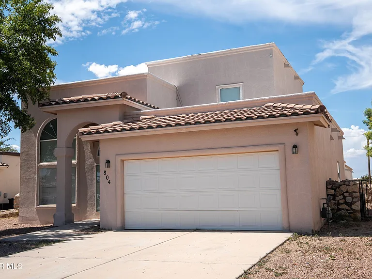 804 Bonnie Ct — Photo 1