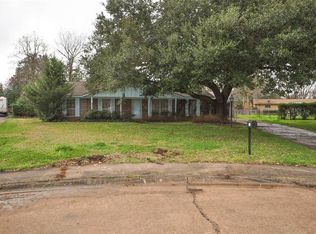 117 Poppy St, Lake Jackson, TX 77566