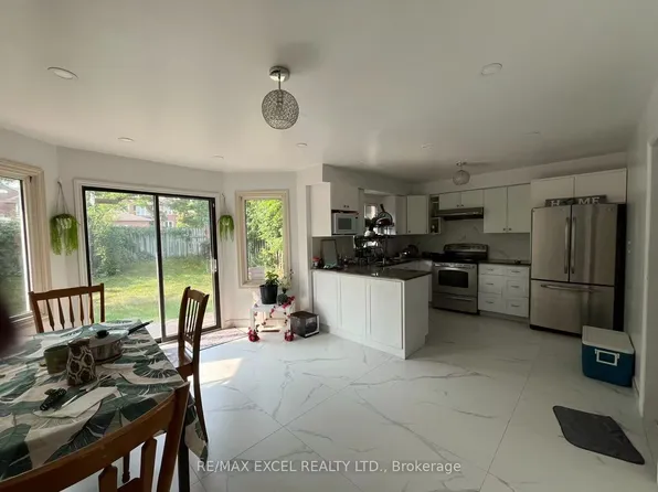 60 Normandy Cres, Richmond Hill, ON L4C 8L7