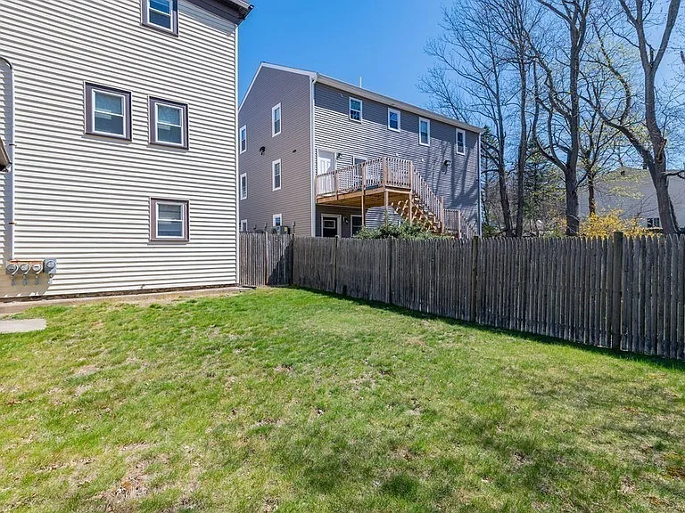 45 Thatcher St #1 — Photo 17