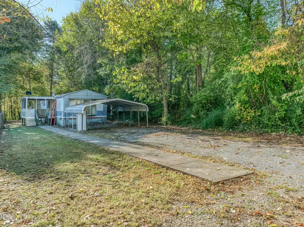 203 Hidden Oaks Dr, Johnson City, TN 37601