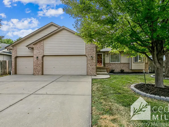 2315 N Brandon Cir, Wichita, KS 67226