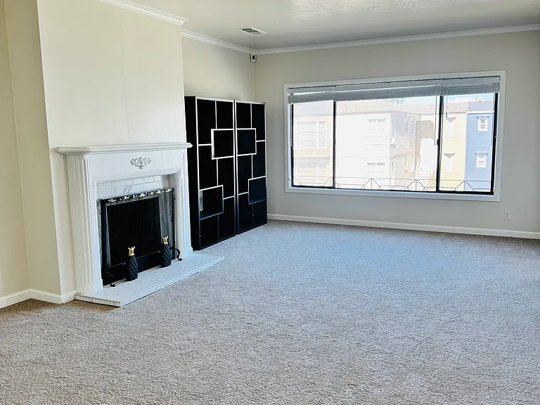 27-29 Iris Ave — Photo 5