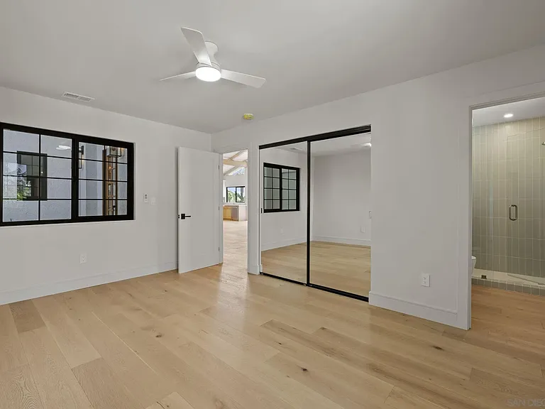 683 Marine View Ave — Photo 17