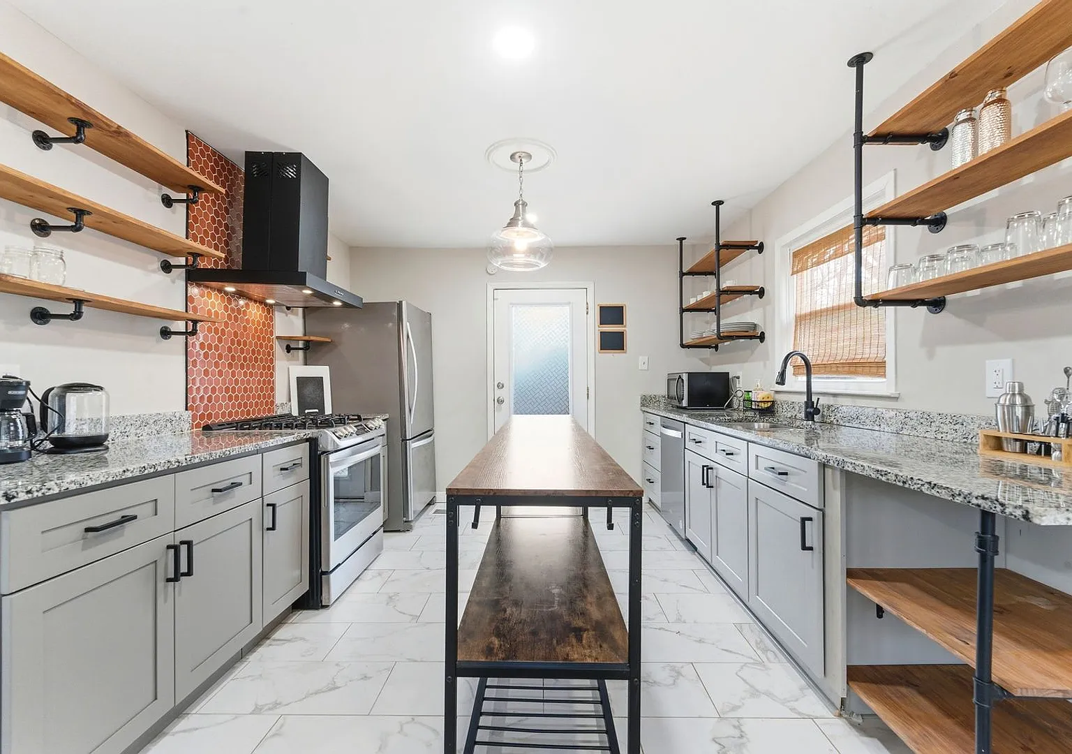 Charming 3BR House in Atlanta — Photo 2