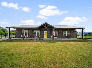 1945 E 560th Rd, Locust Grove, OK 74352