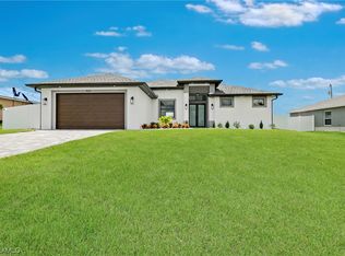 922 NW 8th Ter, Cape Coral, FL 33993