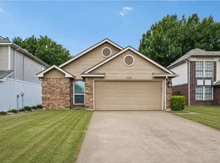 924 Ramblewood Dr, Lewisville, TX 75067