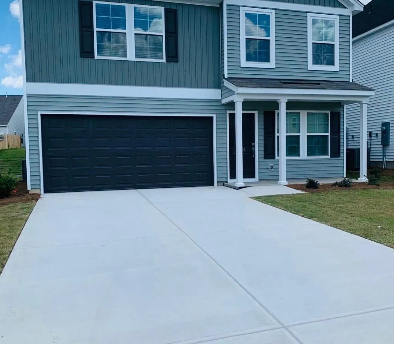 5 bed, 2304 sqft, $2,500 — Photo 1