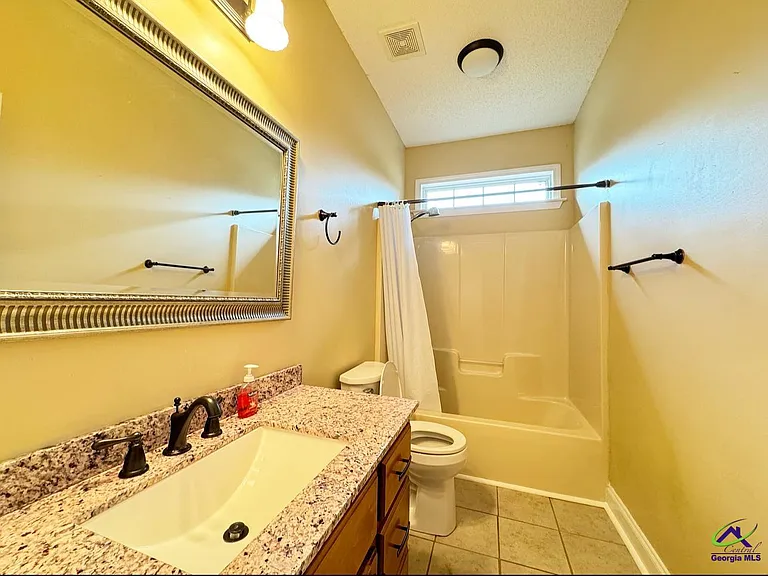 701 Victoria Cir — Photo 19