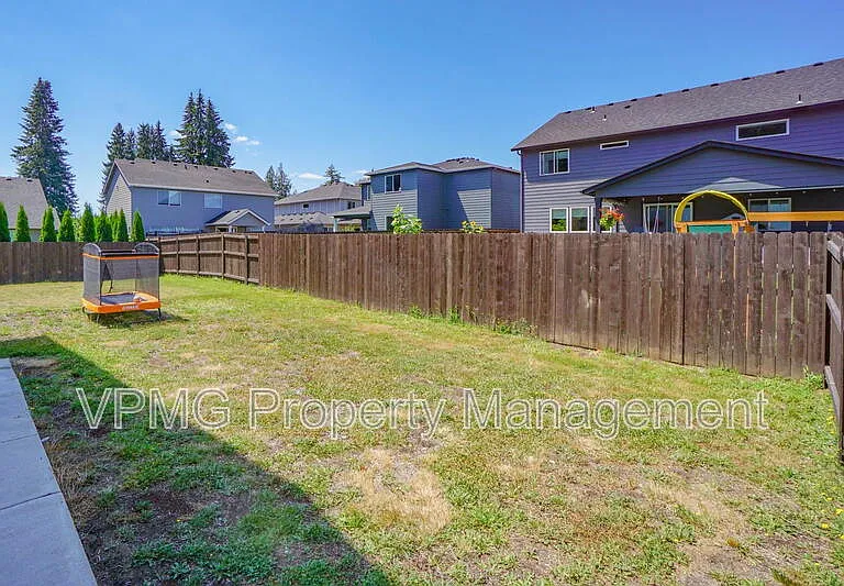 935 SE 36th St — Photo 43