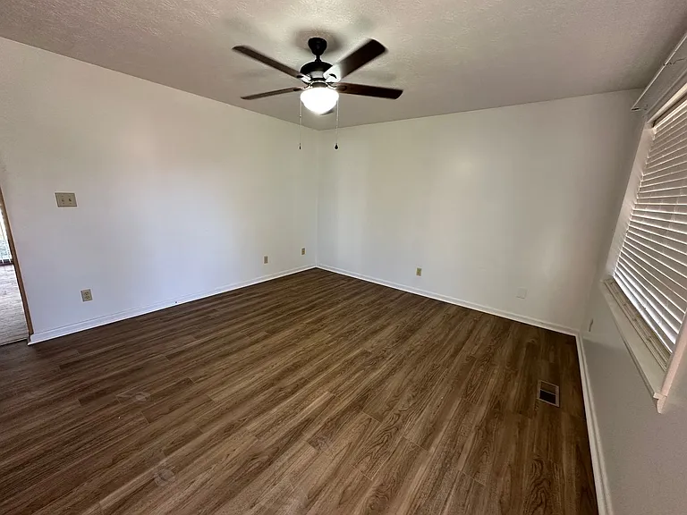 1405 Circle Dr — Photo 5