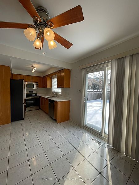 Burlington House for rent - 3 Bedrooms — photo 7