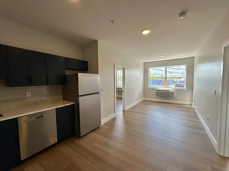 213 French St — Photo 14