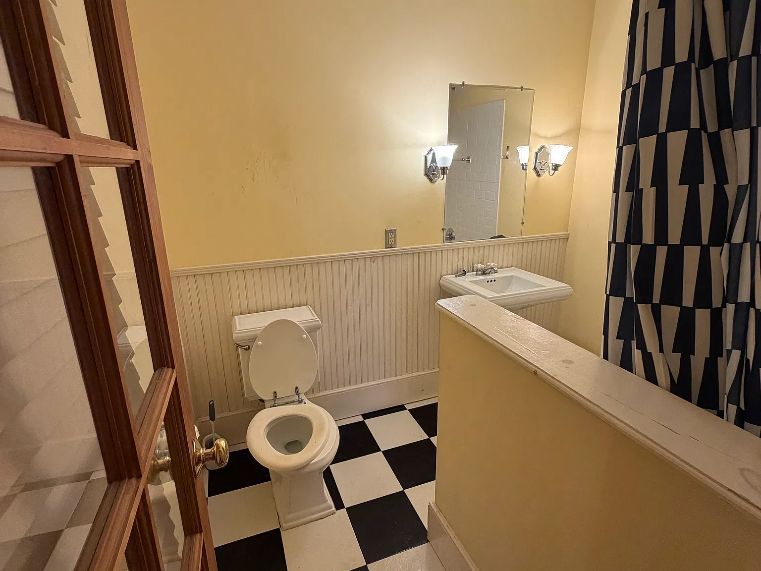 1528 Cambridge Ave — Photo 2