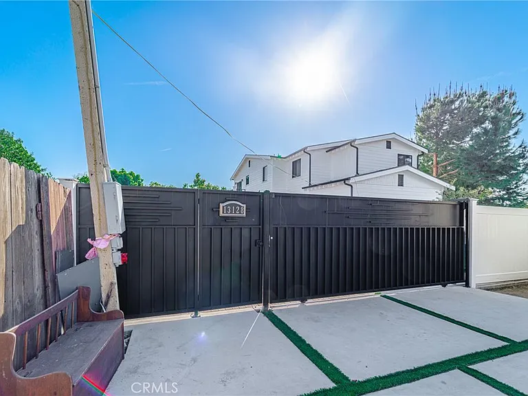 13128 Putnam St — Photo 5