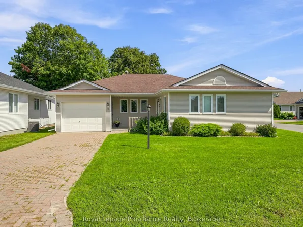 11 Monroe Ct, Prince Edward County, ON K0K 3L0