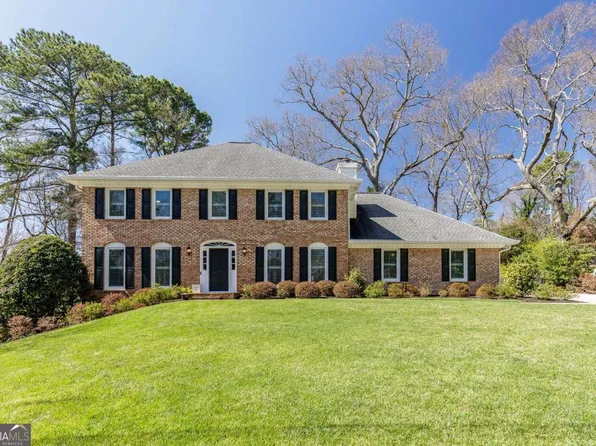 6805 Lisa Ln, Sandy Springs, GA 30338