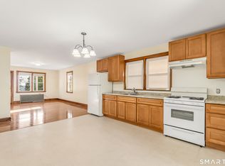 24 Pilgrim Ave, Waterbury, CT 06704