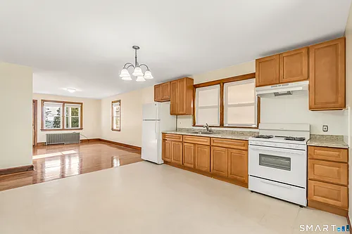24 Pilgrim Ave Photo 1
