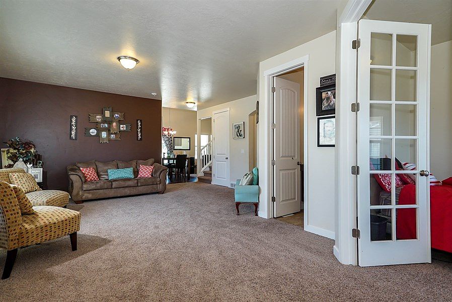2nd image of 1337 Country Park Dr