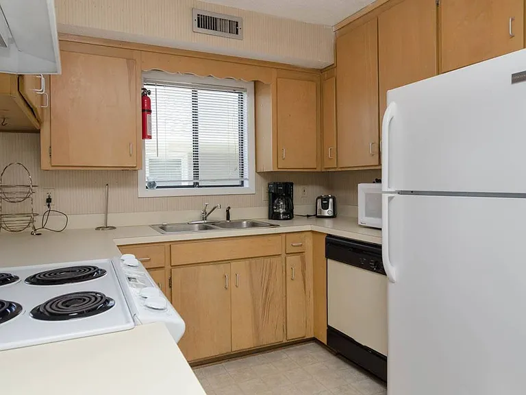 13 E Henderson St #1 — Photo 11